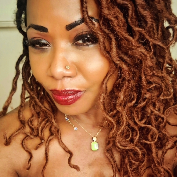 Meet your Posher, LaDonna - Picture 2 of 3